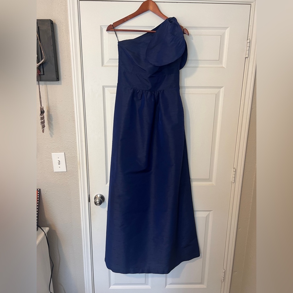 Elegant Navy Blue One-Shoulder Dress